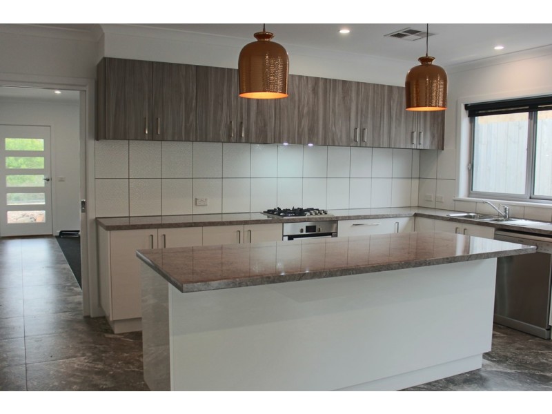 1/14 Church Street, Breakwater VIC 3219