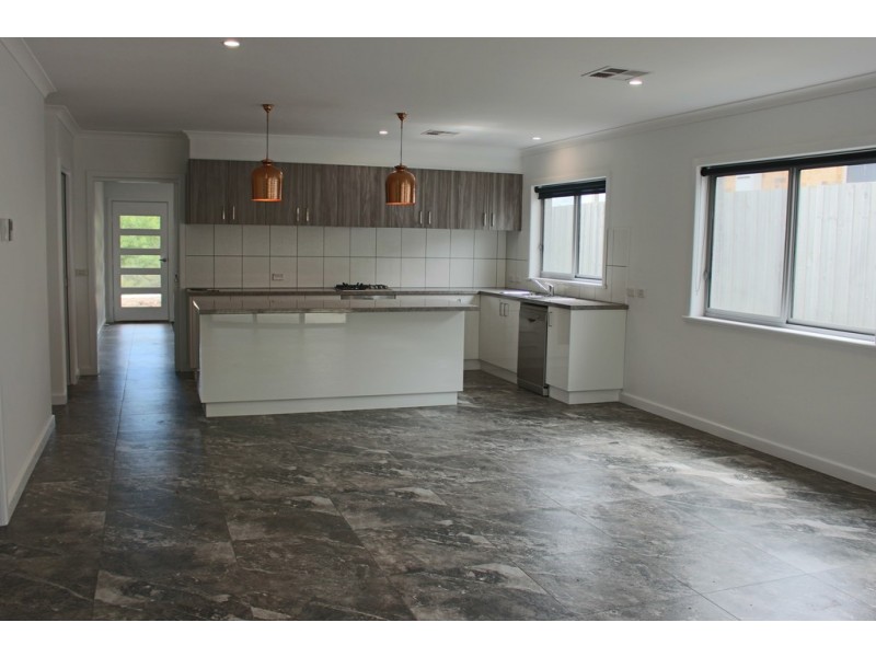 1/14 Church Street, Breakwater VIC 3219