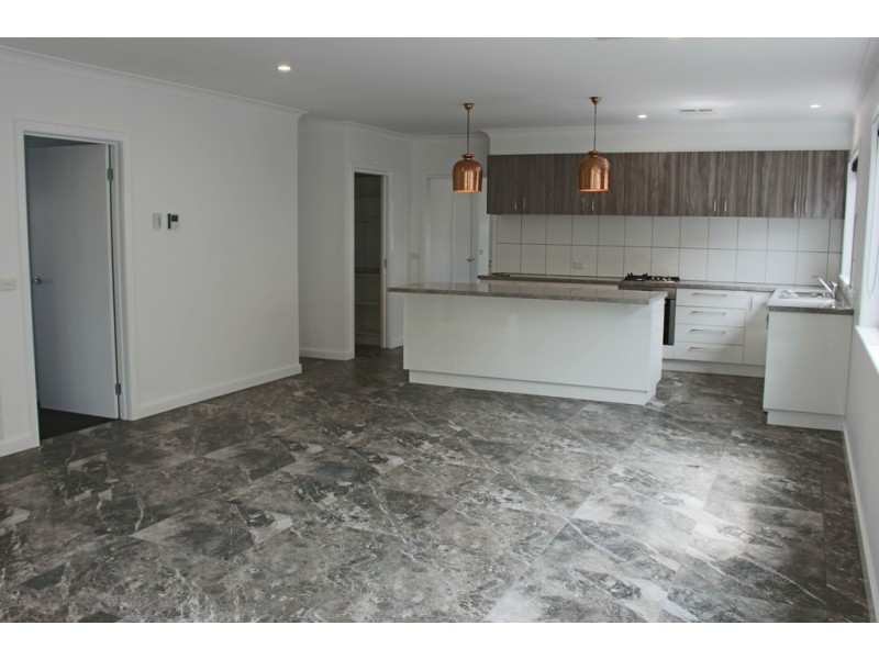 1/14 Church Street, Breakwater VIC 3219