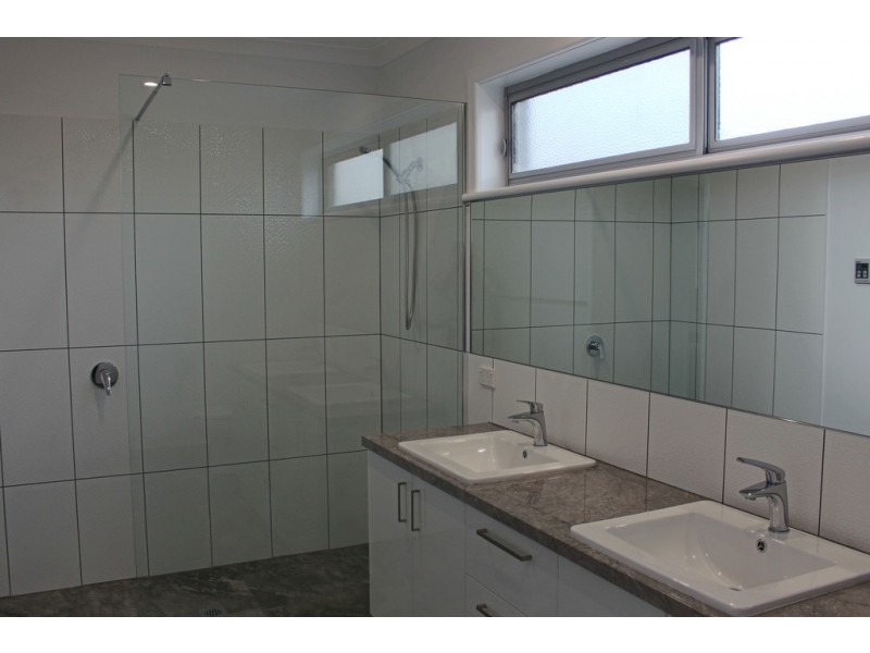 1/14 Church Street, Breakwater VIC 3219