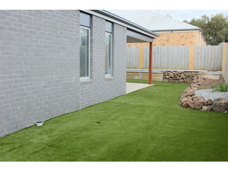 1/14 Church Street, Breakwater VIC 3219