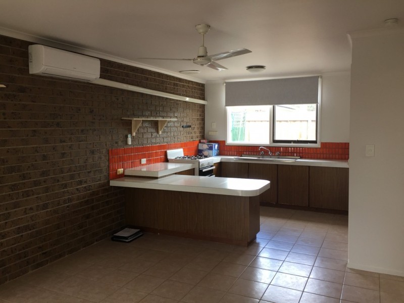 8/7-11 Howitt Avenue, Corio VIC 3214