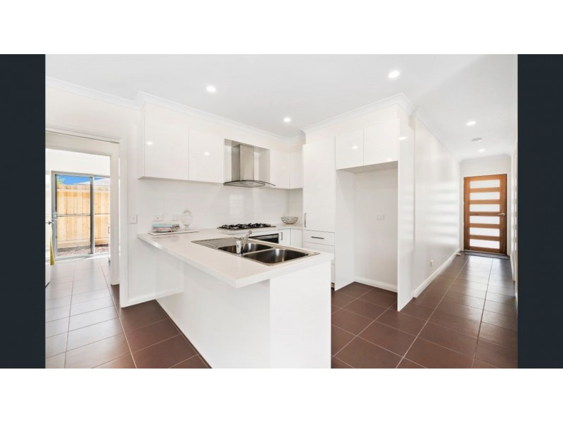 2a Springhurst Crescent, Grovedale VIC 3216