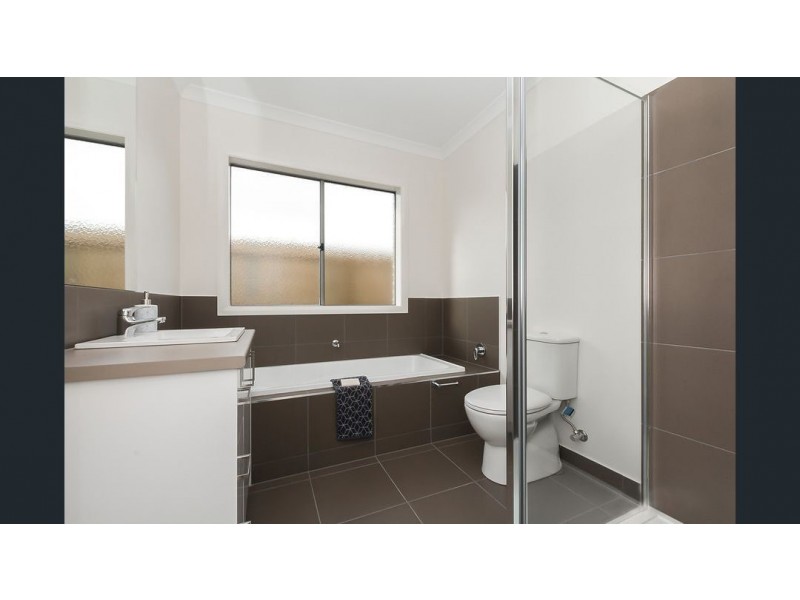 2a Springhurst Crescent, Grovedale VIC 3216