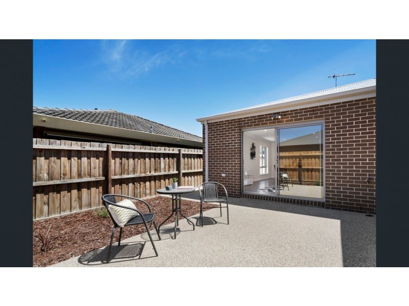 2a Springhurst Crescent, Grovedale VIC 3216