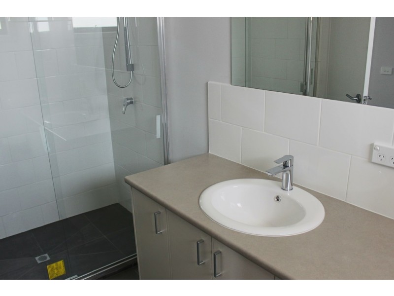 2/103 Ballarat Road, Bell Park VIC 3215