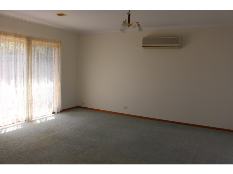 2/90 Roslyn Road, Belmont VIC 3216