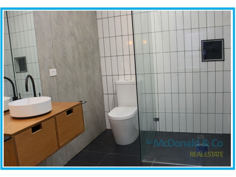 1/7 Urana Street, Newtown VIC 3220