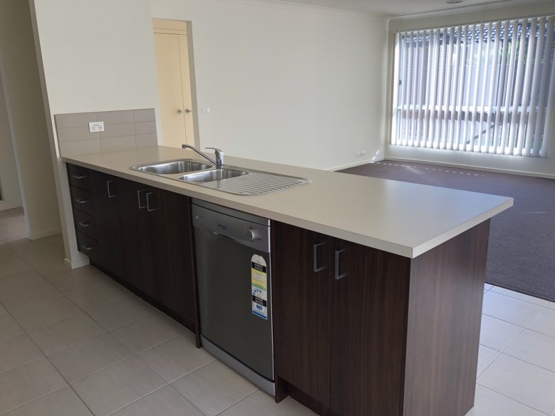 30 Sugargum Drive, Waurn Ponds VIC 3216