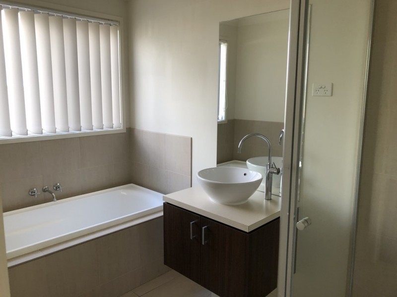 30 Sugargum Drive, Waurn Ponds VIC 3216