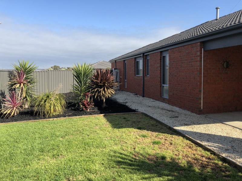 30 Sugargum Drive, Waurn Ponds VIC 3216