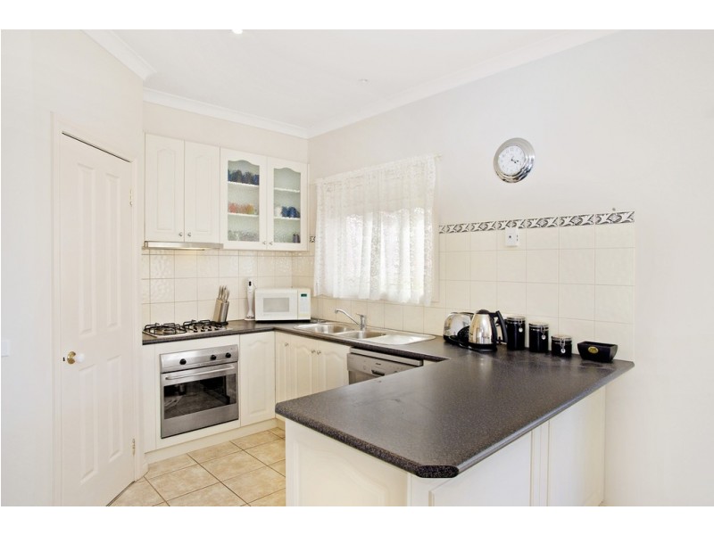 2/112 Gertrude Street, Geelong West VIC 3218