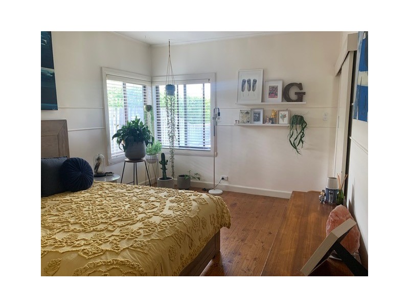 10 Knight Avenue, Herne Hill VIC 3218