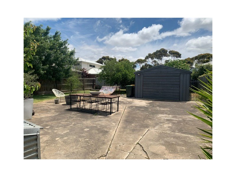 10 Knight Avenue, Herne Hill VIC 3218