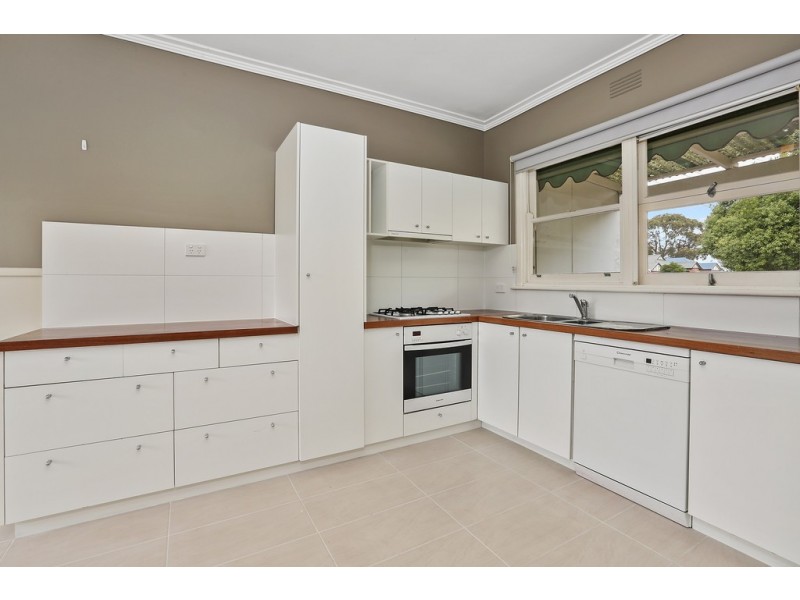 42 Forest Road, Lara VIC 3212