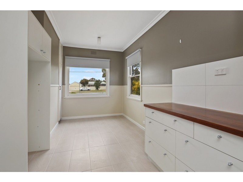 42 Forest Road, Lara VIC 3212