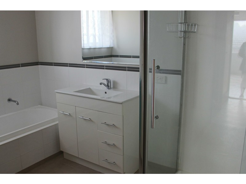 12 Glengate Street, Hamlyn Heights VIC 3215