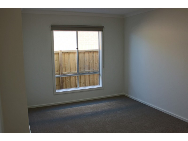 44 Miranda Crescent, St Leonards VIC 3223