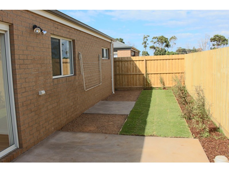 44 Miranda Crescent, St Leonards VIC 3223