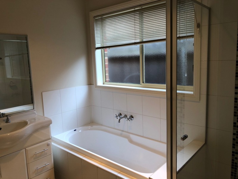 16 Hewitt Drive, Grovedale VIC 3216