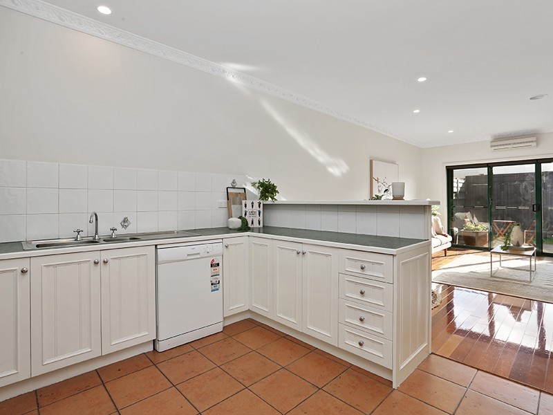 # 2,110 Weller St, Geelong West VIC 3218