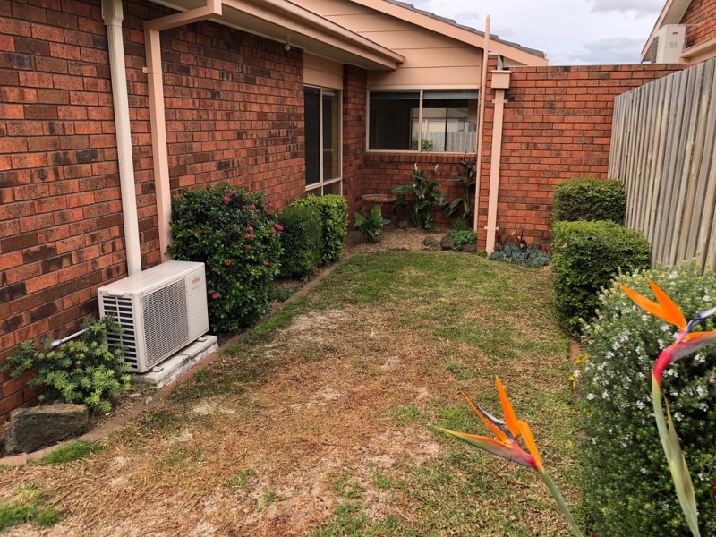 2/265 Roslyn Road, Highton VIC 3216