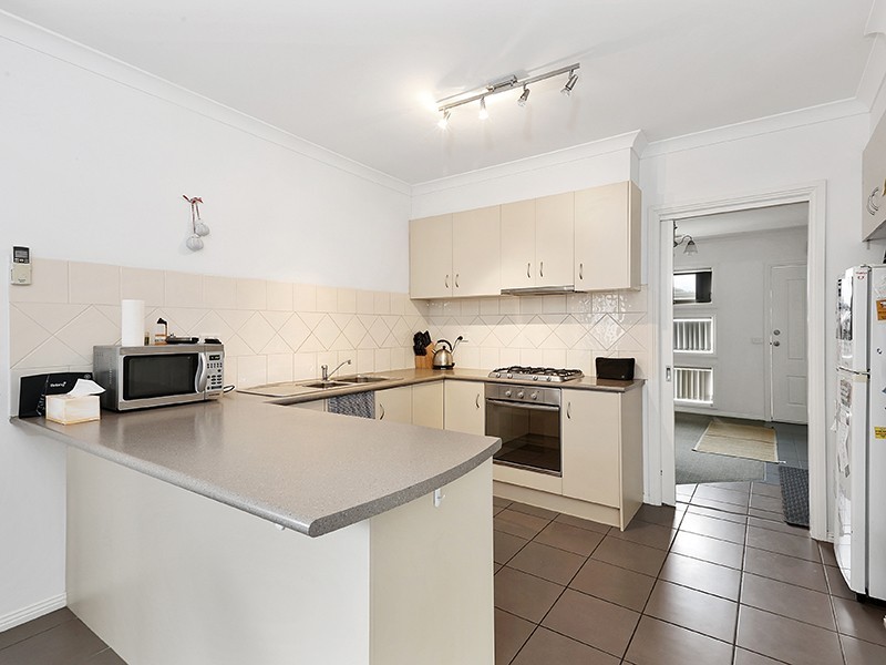 2/54 Torquay Road, Belmont VIC 3216