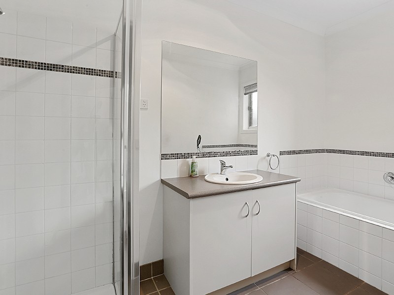 2/54 Torquay Road, Belmont VIC 3216