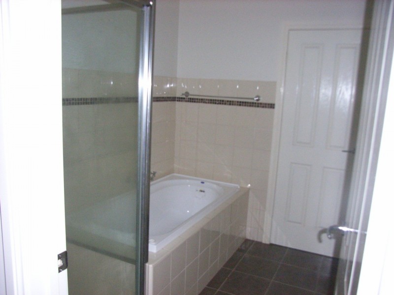 1/38 Buckingham Road, Newtown VIC 3220