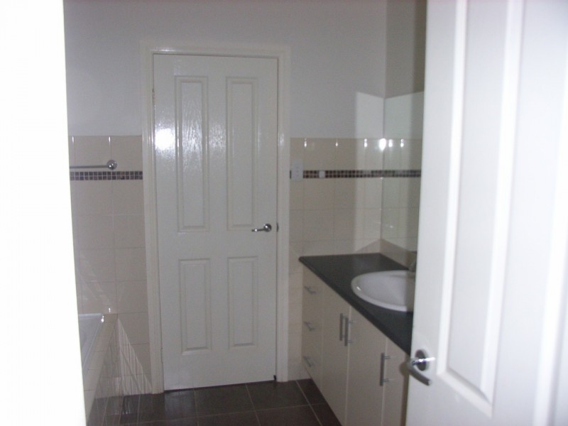 1/38 Buckingham Road, Newtown VIC 3220