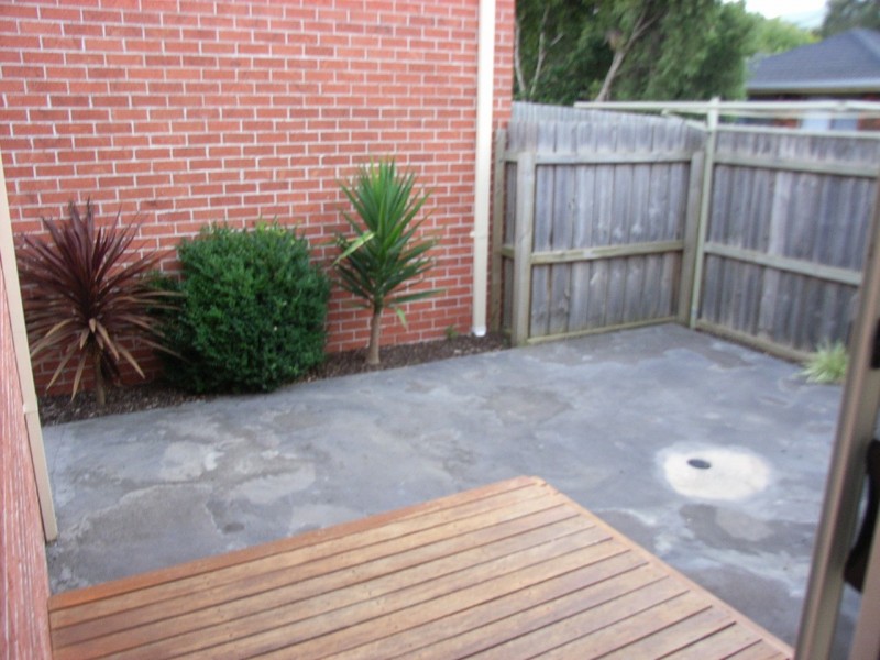 1/38 Buckingham Road, Newtown VIC 3220