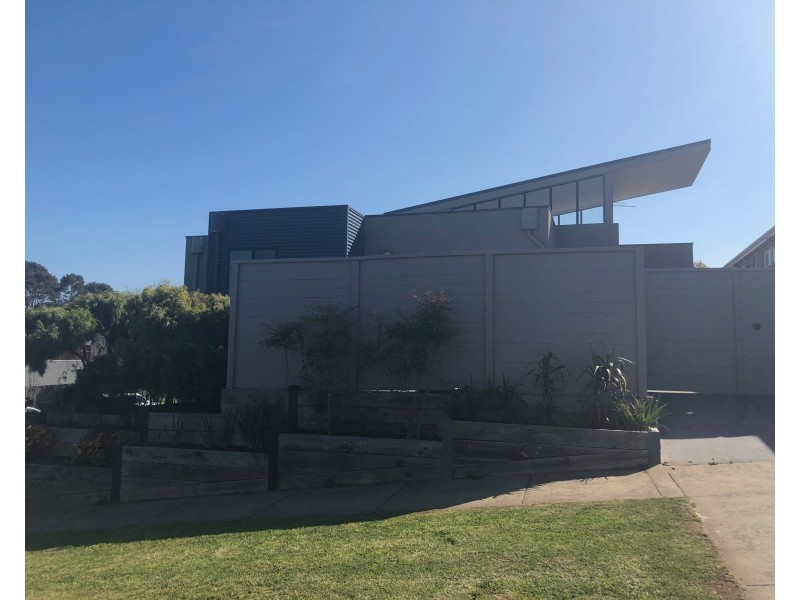 20 St Catherines Drive, Highton VIC 3216