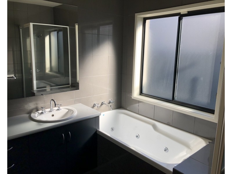 20 St Catherines Drive, Highton VIC 3216