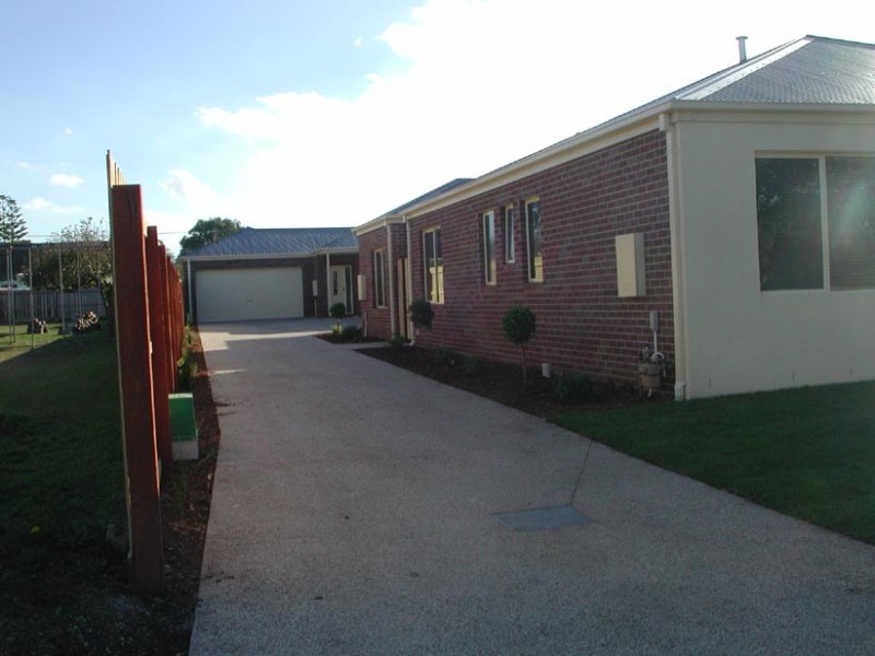 2/46 Vines Road, Hamlyn Heights VIC 3215