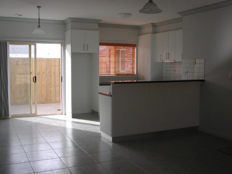 2/46 Vines Road, Hamlyn Heights VIC 3215