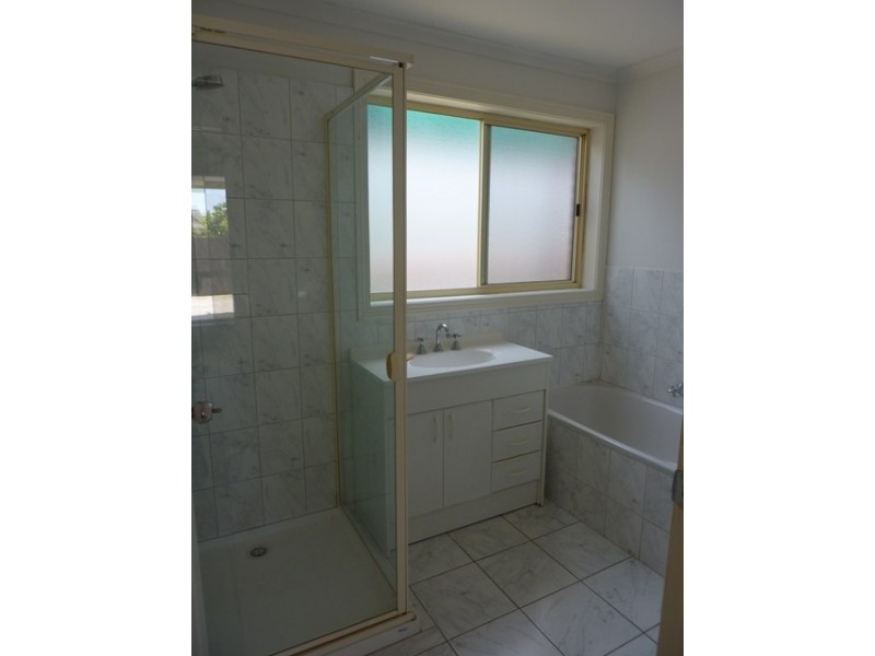 2/40 Ernest St, Bell Post Hill VIC 3215