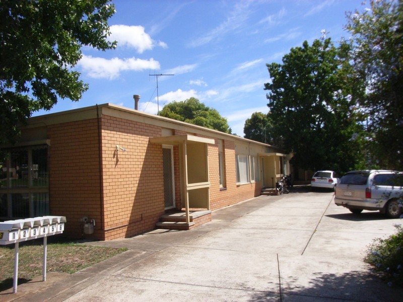 1/13 St Elmo Crescent, Highton VIC 3216