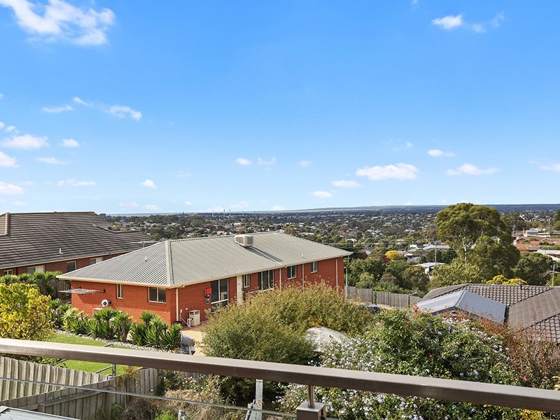 3/3 Stirling Court, Wandana Heights VIC 3216