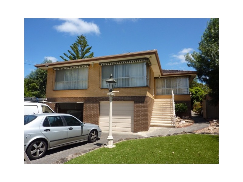 1 Woodley Crt, Highton VIC 3216