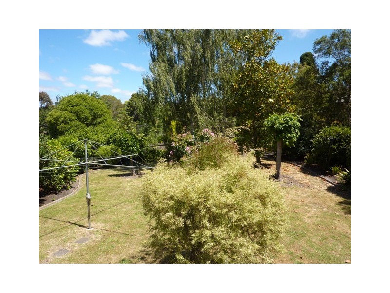 1 Woodley Crt, Highton VIC 3216