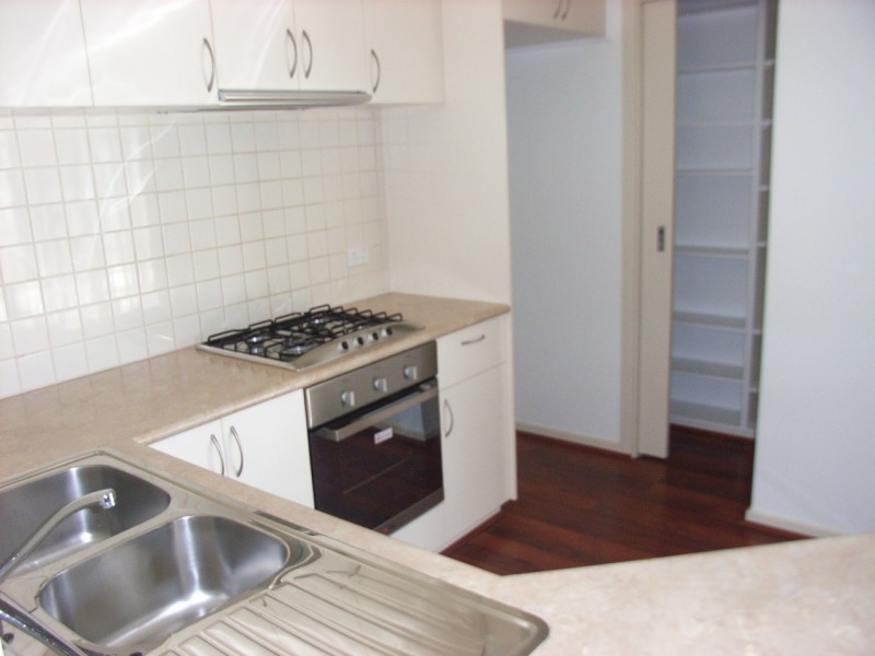 2/10 Matlock Street, Herne Hill VIC 3218