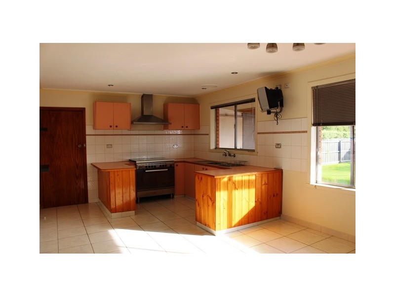 10 Miller Street, Newcomb VIC 3219