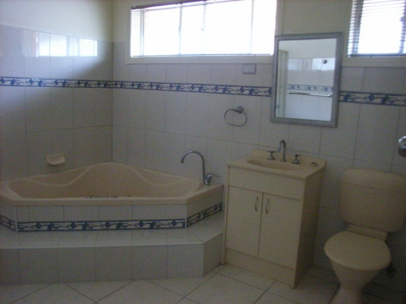 10 Miller Street, Newcomb VIC 3219