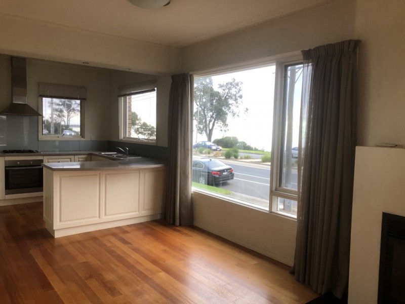 1/17 The Esplanade, Geelong VIC 3220