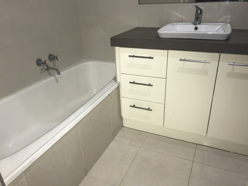 1/17 The Esplanade, Geelong VIC 3220