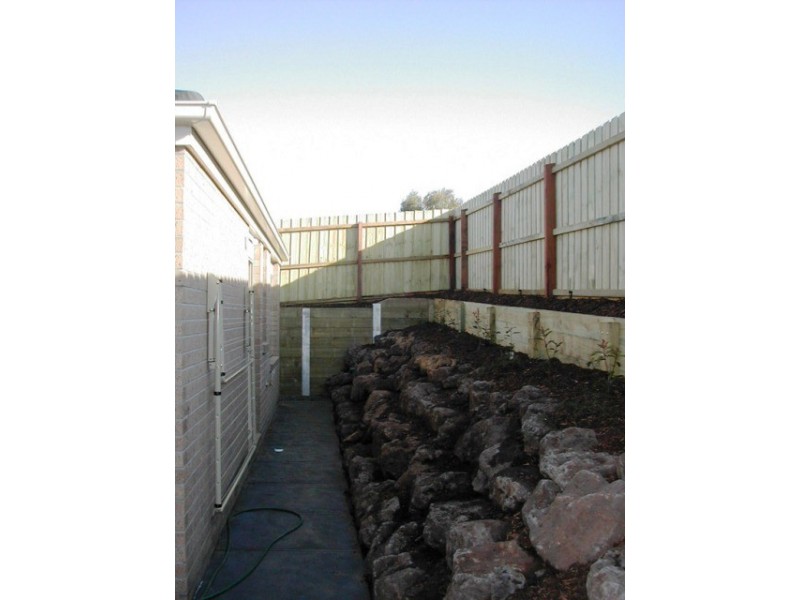 4 Peppertree Rise, Waurn Ponds VIC 3216