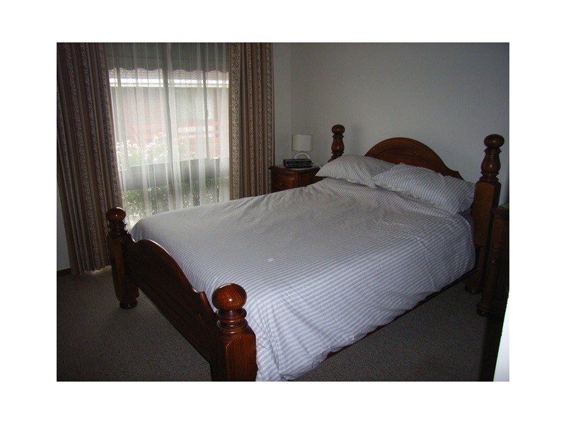 1/333 Roslyn Road, Highton VIC 3216