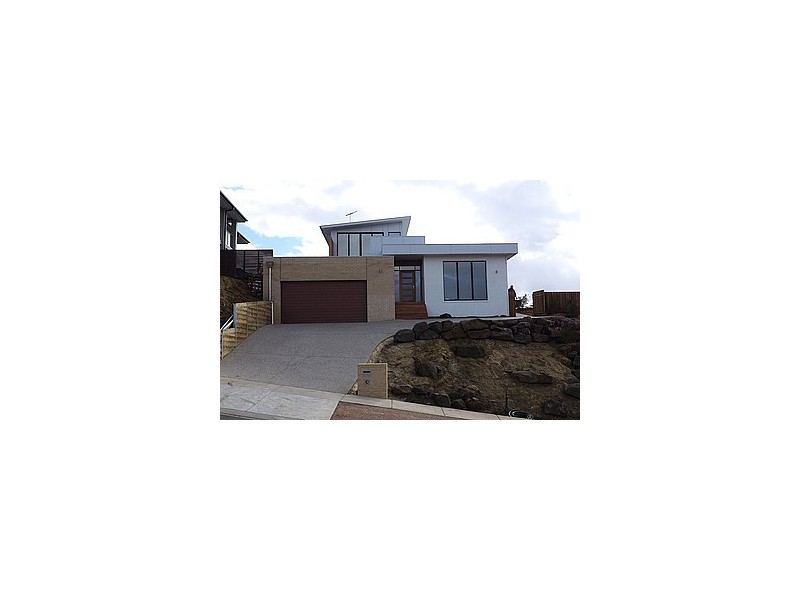 17 Karrakatta Grove, Highton VIC 3216