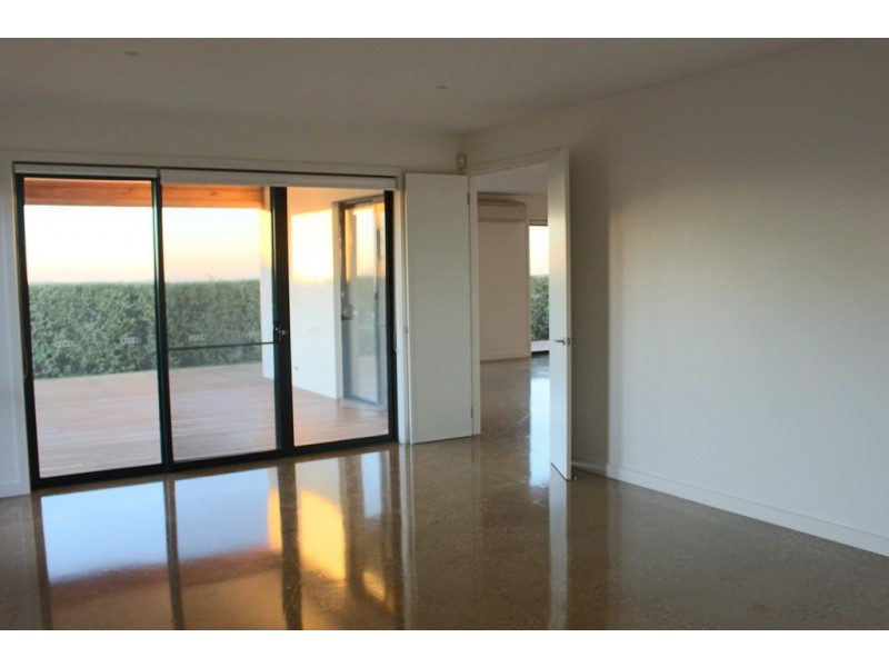 17 Karrakatta Grove, Highton VIC 3216