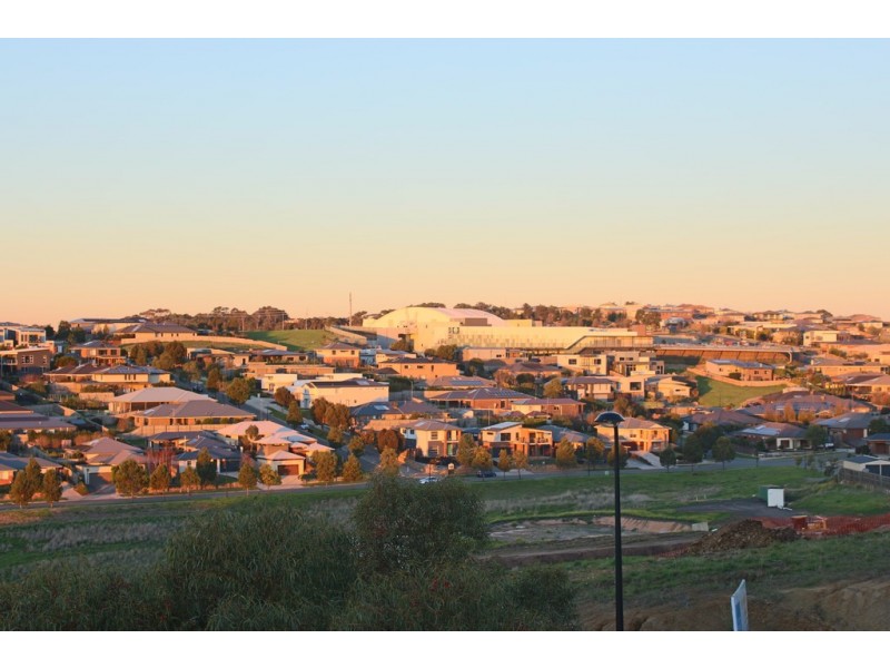 17 Karrakatta Grove, Highton VIC 3216